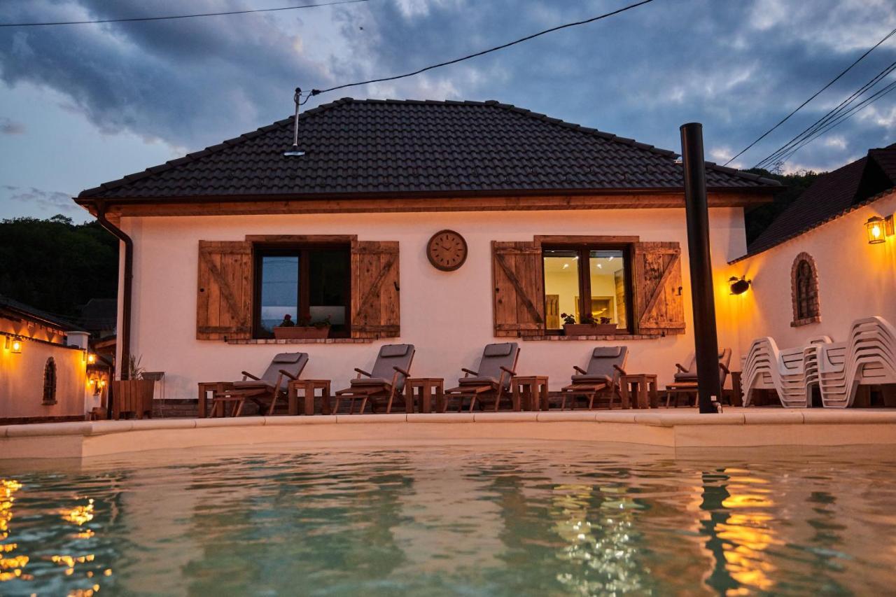 Complex Butoaiele Transilvaniei - Cazare & Spa - Natura - Relaxare Mediaş Eksteriør billede